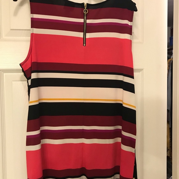 Sleeveless top - Picture 3 of 3